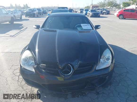 2005 Mercedes-Benz SLK 230/320 z VIN WDBWK56F85F051357, wystawiony jako IAAI lot #42298379 z przebiegiem 50 038 mil mil oraz . Historia ofert i sprzedaży dostępna na DreamBid. Obrazek 12.