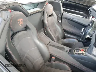 2015 Lamborghini Aventador z VIN ZHWUR1ZD5FLA03450, wystawiony jako Copart lot #53781224 z przebiegiem 8 471 mil mil oraz Szkoda całkowita • Salvage title. Historia ofert i sprzedaży dostępna na DreamBid. Obrazek 10.