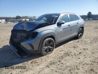 2021 Volkswagen Atlas SEL z VIN 1V2BC2CA7MC235241, wystawiony jako Copart lot #42256385 z przebiegiem 30 469 mil mil oraz Szkoda całkowita • Salvage title. Historia ofert i sprzedaży dostępna na DreamBid. Obrazek 1.