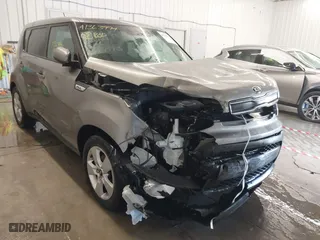 2018 Kia Soul with VIN KNDJN2A21J7597993, listed as a IAAI auction lot 41363994 with 119,105 mi miles. Bid and sale history available at carsss.com. Image 1.