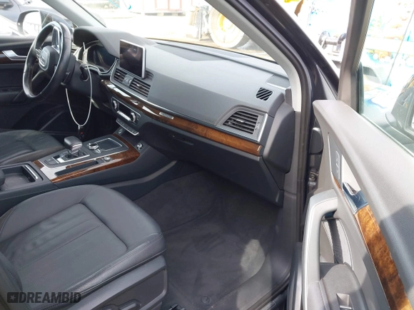 2018 Audi Q5 Premium Plus with VIN WA1BNAFY7J2008335, listed as a IAAI auction lot 41771552 with 39,352 mi miles. Bid and sale history available at carsss.com. Image 5.