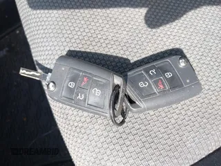 2019 Volkswagen Jetta S z VIN 3VWC57BU7KM243356, wystawiony jako IAAI lot #42334838 z przebiegiem 48 343 mil mil oraz . Historia ofert i sprzedaży dostępna na DreamBid. Obrazek 11.