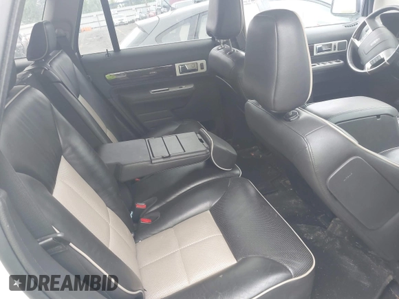 2008 Lincoln MKX with VIN 2LMDU88C28BJ04664, listed as a IAAI auction lot 42127972 with 142,267 mi miles. Bid and sale history available at carsss.com. Image 8.
