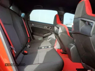 2025 Honda Civic Type R z VIN JHMFL5G40SX001231, wystawiony jako Copart lot #57126305 z przebiegiem 5731 mil mil oraz Szkody całkowita. Historia ofert i sprzedaży dostępna na DreamBid. Obrazek 10.