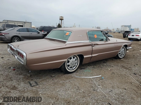 1966 Ford Thunderbird z VIN 6Y81Z127258, wystawiony jako Copart lot #52935585 z przebiegiem 59 083 mil mil oraz Czysty tytuł • Clean title. Historia ofert i sprzedaży dostępna na DreamBid. Obrazek 3.