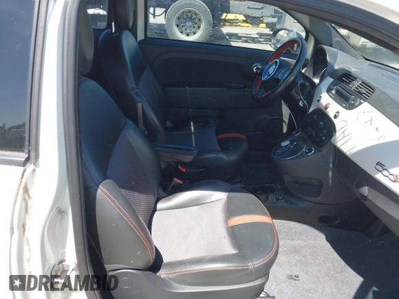 2015 FIAT 500e с VIN 3C3CFFGE9FT507138, выставлен на аукционе IAAI как лот 42625560 с пробегом 45 930 миль миль и . История ставок и продаж доступна на DreamBid. Изображение 5.