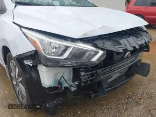 2024 Nissan Versa SV z VIN 3N1CN8EV1RL882882, wystawiony jako IAAI lot #41522203 z przebiegiem 4 673 mil mil oraz . Historia ofert i sprzedaży dostępna na DreamBid. Obrazek 18.