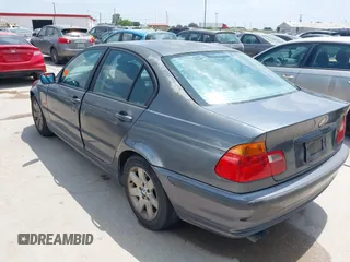 2001 BMW 3 Series 325i z VIN WBAAV33441FU95160, wystawiony jako IAAI lot #42333502 z przebiegiem 163 712 mil mil oraz . Historia ofert i sprzedaży dostępna na DreamBid. Obrazek 3.