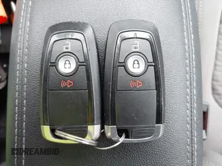 2020 Ford Escape SE z VIN 1FMCU9G69LUB29301, wystawiony jako IAAI lot #42382811 z przebiegiem 55 197 mil mil oraz . Historia ofert i sprzedaży dostępna na DreamBid. Obrazek 11.