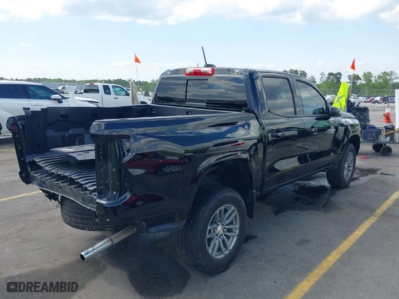 2024 Chevrolet Colorado 2WD LT with VIN 1GCPSCEK1R1210800, listed as a IAAI auction lot 41999697 with 6,124 mi miles. Bid and sale history available at carsss.com. Image 4.