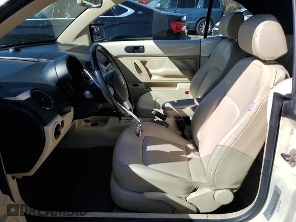 2010 Volkswagen Beetle Final Edition с VIN 3VWRW3AL0AM005940, выставлен на аукционе Copart как лот 49584805 с пробегом 95 727 миль миль и Списание • Salvage title. История ставок и продаж доступна на DreamBid. Изображение 7.