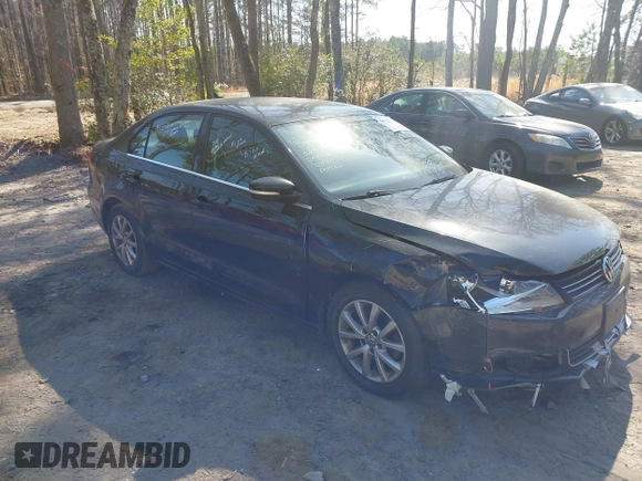 2013 Volkswagen Jetta SE with VIN 3VWDX7AJ5DM375119, listed as a IAAI auction lot 41779752 with 149,943 mi miles and . Bid and sale history available at DreamBid. Image 1.