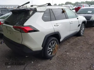 2022 Toyota RAV4 XLE Premium z VIN 2T3A1RFV1NW312419, wystawiony jako IAAI lot #42361686 z przebiegiem 14 291 mil mil oraz . Historia ofert i sprzedaży dostępna na DreamBid. Obrazek 4.