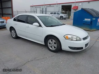 2011 Chevrolet Impala LT Fleet with VIN 2G1WG5EK0B1315801, listed as a IAAI auction lot 41833864 with 205,308 mi miles. Bid and sale history available at carsss.com. Image 1.