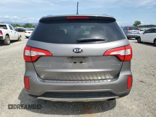 2015 Kia Sorento SX z VIN 5XYKW4A78FG581437, wystawiony jako Copart lot #57281105 z przebiegiem 114 270 mil mil oraz Czysty tytuł • Clean title. Historia ofert i sprzedaży dostępna na DreamBid. Obrazek 6.