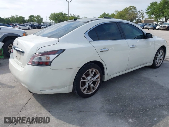 2014 Nissan Maxima SV z VIN 1N4AA5AP0EC473211, wystawiony jako IAAI lot #41863206 z przebiegiem 79 184 mil mil oraz . Historia ofert i sprzedaży dostępna na DreamBid. Obrazek 4.
