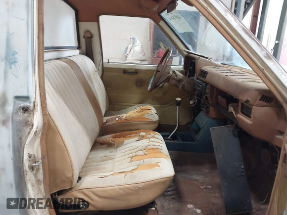 1982 Datsun 720 z VIN JN6MD01S7CW103064, wystawiony jako IAAI lot #41831434 z przebiegiem 175 954 mil mil oraz . Historia ofert i sprzedaży dostępna na DreamBid. Obrazek 5.