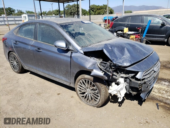2020 Hyundai Accent SE with VIN 3KPC24A62LE097912, listed as a Copart auction lot 61860133 with 69,830 mi miles. Bid and sale history available at carsss.com. Image 4.