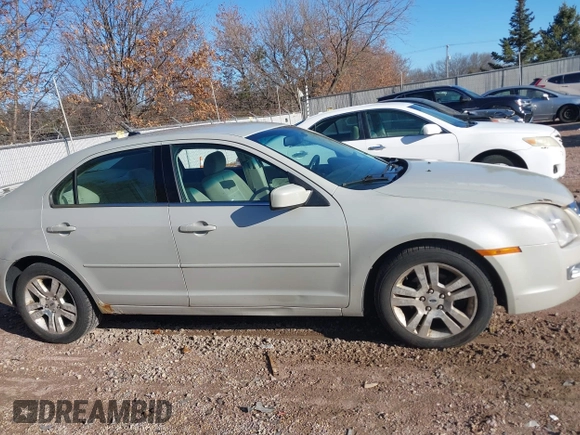 2008 Ford Fusion SEL with VIN 3FAHP08118R156805, listed as a IAAI auction lot 41853953 with 194,455 mi miles. Bid and sale history available at carsss.com. Image 13.