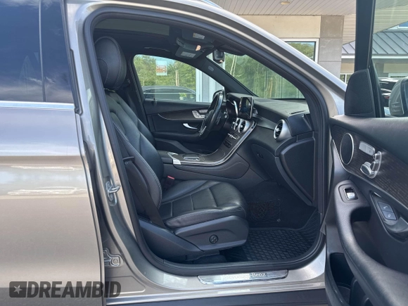 2020 Mercedes-Benz GLC 300 with VIN WDC0G8EB3LF693291, listed as a IAAI auction lot 42564435 with 101,725 mi miles and . Bid and sale history available at DreamBid. Image 5.