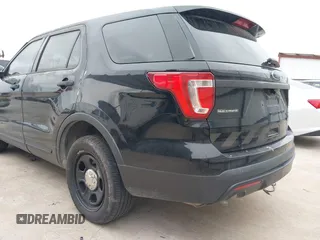 2016 Ford Utility Police Interceptor with VIN 1FM5K8AR9GGB44638, listed as a IAAI auction lot 42020602 with 136,518 mi miles. Bid and sale history available at carsss.com. Image 20.