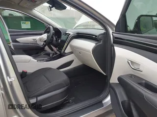 2024 Hyundai Tucson SEL с VIN 5NMJBCDE5RH364353, выставлен на аукционе IAAI как лот 42311423 с пробегом 26 836 миль миль и . История ставок и продаж доступна на DreamBid. Изображение 5.