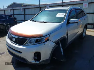 2015 Kia Sorento LX with VIN 5XYKT4A77FG548874, listed as a IAAI auction lot 41650301 with 111,113 mi miles. Bid and sale history available at carsss.com. Image 2.