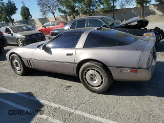 1988 Chevrolet Corvette z VIN 1G1YY2182J5103560, wystawiony jako Copart lot #44811925 z przebiegiem 99 645 mil mil oraz Czysty tytuł • Clean title. Historia ofert i sprzedaży dostępna na DreamBid. Obrazek 2.