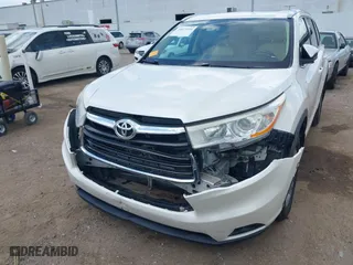 2014 Toyota Highlander XLE with VIN 5TDKKRFH3ES007405, listed as a IAAI auction lot 39623056 with 96,608 mi miles. Bid and sale history available at carsss.com. Image 6.