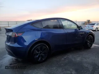2025 Tesla Model Y Long Range with VIN 7SAYGDEDXSF232808, listed as a Copart auction lot 85647524 with 183 mi miles and Salvage Title. Bid and sale history available at DreamBid. Image 3.