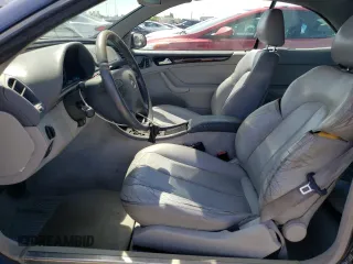 2000 Mercedes-Benz CLK 320/430 z VIN WDBLK70G9YT053107, wystawiony jako Copart lot #54883225 z przebiegiem 374 260 mil mil oraz Szkoda całkowita • Salvage title. Historia ofert i sprzedaży dostępna na DreamBid. Obrazek 7.
