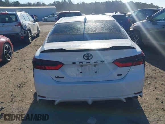 2022 Toyota Camry SE with VIN 4T1T11AK2NU705586, listed as a IAAI auction lot 41706704 with 52,607 mi miles. Bid and sale history available at carsss.com. Image 17.
