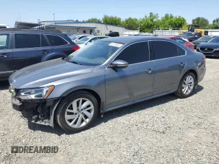 2018 Volkswagen Passat SE z VIN 1VWBA7A38JC043764, wystawiony jako Copart lot #55178835 z przebiegiem 126 005 mil mil oraz Szkoda całkowita • Salvage title. Historia ofert i sprzedaży dostępna na DreamBid. Obrazek 1.