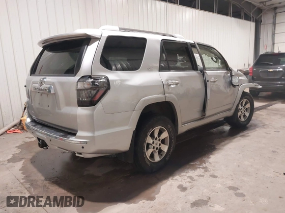 2012 Toyota 4Runner SR5 with VIN JTEBU5JR6C5086506, listed as a IAAI auction lot 40754996 with 101,083 mi miles and . Bid and sale history available at DreamBid. Image 4.