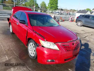 2007 Toyota Camry CE z VIN 4T1BE46K17U137909, wystawiony jako IAAI lot #41988503 z przebiegiem 244 703 mil mil oraz . Historia ofert i sprzedaży dostępna na DreamBid. Obrazek 1.