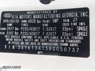2011 Kia Sorento LX with VIN 5XYKT3A15BG050737, listed as a IAAI auction lot 41959500 with 200,621 mi miles. Bid and sale history available at carsss.com. Image 9.