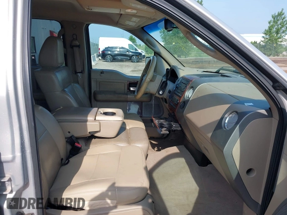 2006 Ford F-150 XLT с VIN 1FTPW14V36KD64144, выставлен на аукционе IAAI как лот 42520136 с пробегом 150 008 миль миль и . История ставок и продаж доступна на DreamBid. Изображение 5.