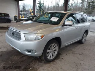 2009 Toyota Highlander Hybrid Limited with VIN JTEEW44A392030847, listed as a IAAI auction lot 41611306 with 137,874 mi miles. Bid and sale history available at carsss.com. Image 2.
