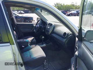 2005 Toyota RAV4 with VIN JTEGD20V350084568, listed as a IAAI auction lot 42127157 with 252,562 mi miles. Bid and sale history available at carsss.com. Image 5.