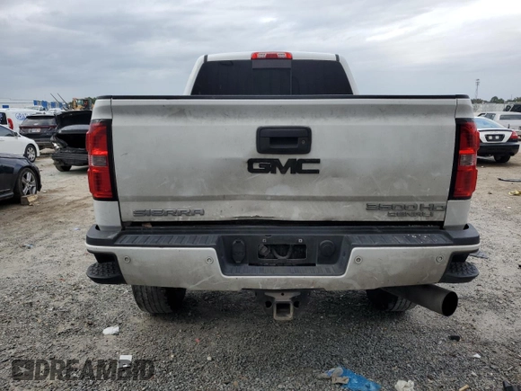 2016 GMC Sierra 3500HD Denali z VIN 1GT42YE84GF148264, wystawiony jako Copart lot #79954814 z przebiegiem 182 548 mil mil oraz Szkoda całkowita • Salvage title. Historia ofert i sprzedaży dostępna na DreamBid. Obrazek 6.