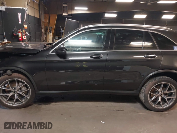 2022 Mercedes-Benz GLC 300 with VIN W1N0G8EB2NG121561, listed as a IAAI auction lot 42204953 with 22,264 mi miles and . Bid and sale history available at DreamBid. Image 15.