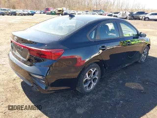 2021 Kia Forte FE with VIN 3KPF24AD1ME326593, listed as a IAAI auction lot 41816413 with 40,938 mi miles and . Bid and sale history available at carsss.com. Image 4.