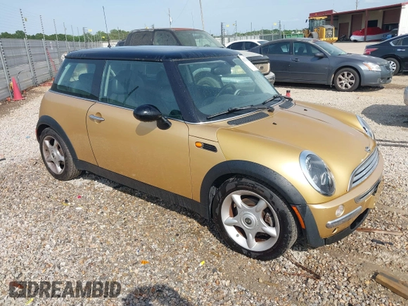 2004 MINI Hardtop z VIN WMWRC33404TJ55065, wystawiony jako IAAI lot #42273634 z przebiegiem 114 747 mil mil oraz . Historia ofert i sprzedaży dostępna na DreamBid. Obrazek 1.
