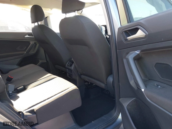 2020 Volkswagen Tiguan S with VIN 3VV1B7AX2LM133073, listed as a IAAI auction lot 41340634 with 70,342 mi miles. Bid and sale history available at carsss.com. Image 8.