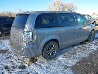 2016 Dodge Grand Caravan SE with VIN 2C4RDGBG3GR367182, listed as a IAAI auction lot 40988072 with 157,338 mi miles and . Bid and sale history available at DreamBid. Image 4.
