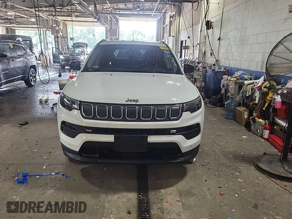 2022 Jeep Compass Latitude z VIN 3C4NJDBB2NT205936, wystawiony jako IAAI lot #42885857 z przebiegiem 39 157 mil mil oraz . Historia ofert i sprzedaży dostępna na DreamBid. Obrazek 23.