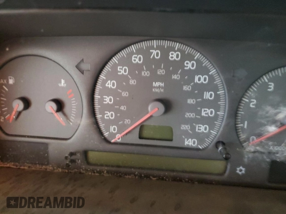 2000 Volvo V70 с VIN YV1LZ56D1Y2655112, выставлен на аукционе Copart как лот 60082325 с пробегом Не указан миль и Чистый • Clean title. История ставок и продаж доступна на DreamBid. Изображение 9.