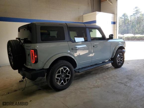2023 Ford Bronco with VIN 1FMDE5BH7PLB10759, listed as a Copart auction lot 86230664 with 33,604 mi miles and Salvage Title. Bid and sale history available at carsss.com. Image 3.