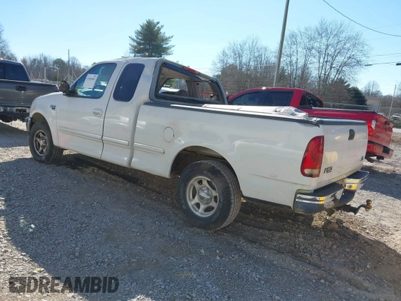 1998 Ford F-150 XL with VIN 1FTRX17L8WNB44884, listed as a IAAI auction lot 41663663 with 121,635 mi miles and . Bid and sale history available at DreamBid. Image 3.