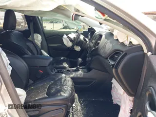 2021 Jeep Cherokee Altitude z VIN 1C4PJLLB4MD215146, wystawiony jako IAAI lot #42253929 z przebiegiem 42 666 mil mil oraz . Historia ofert i sprzedaży dostępna na DreamBid. Obrazek 5.